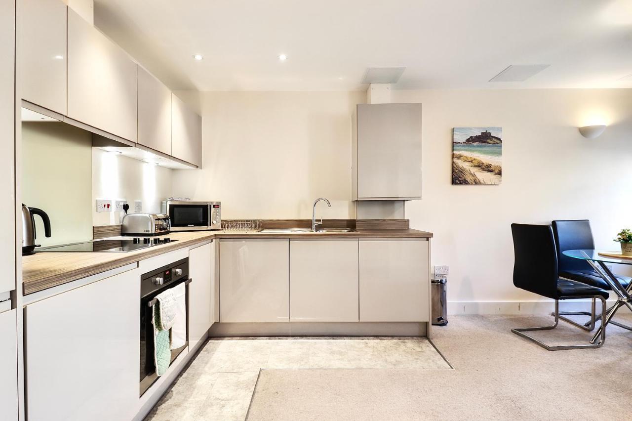 Sapphire Serviced Apartment 첼름스퍼드 외부 사진