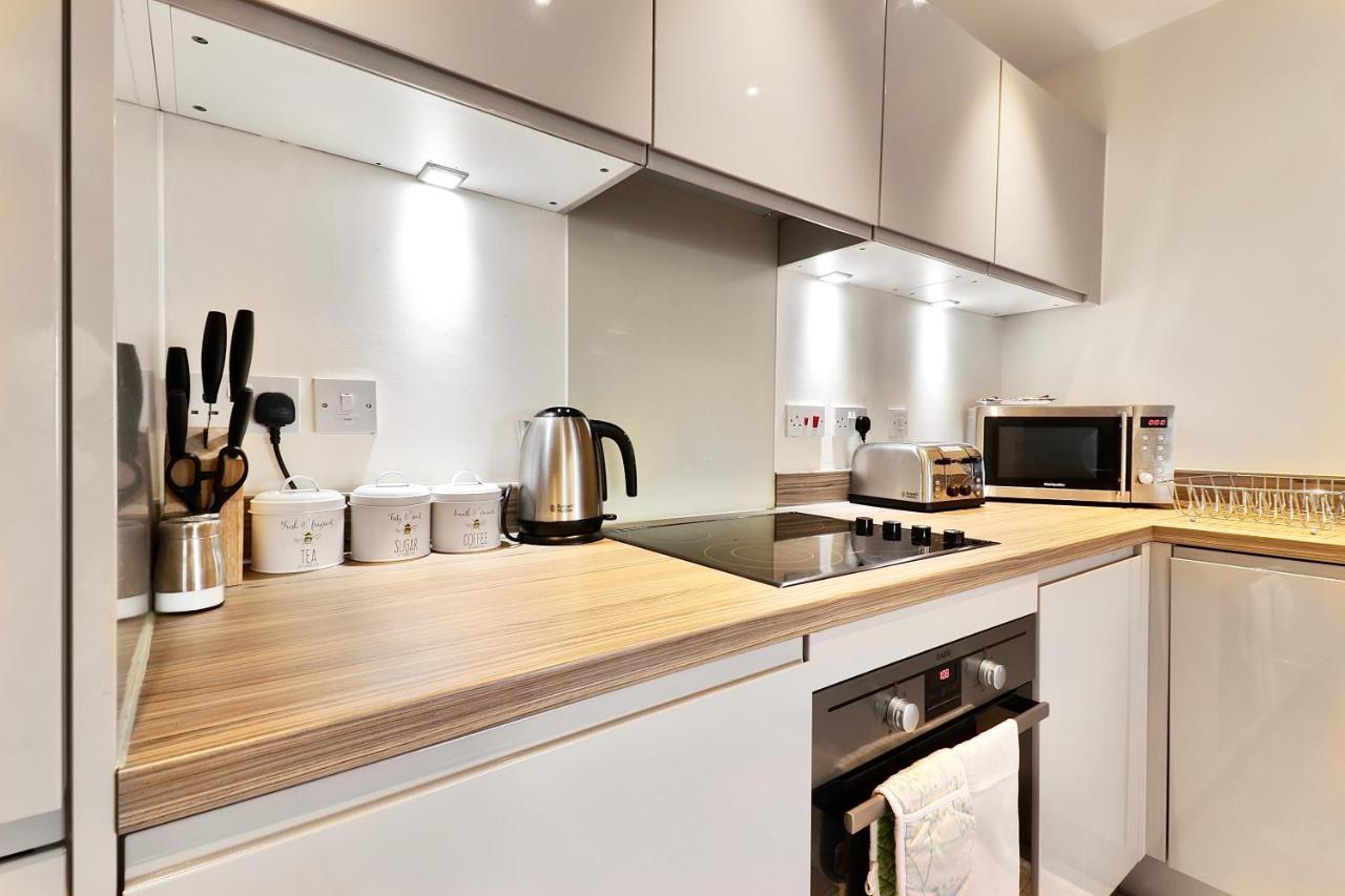 Sapphire Serviced Apartment 첼름스퍼드 외부 사진