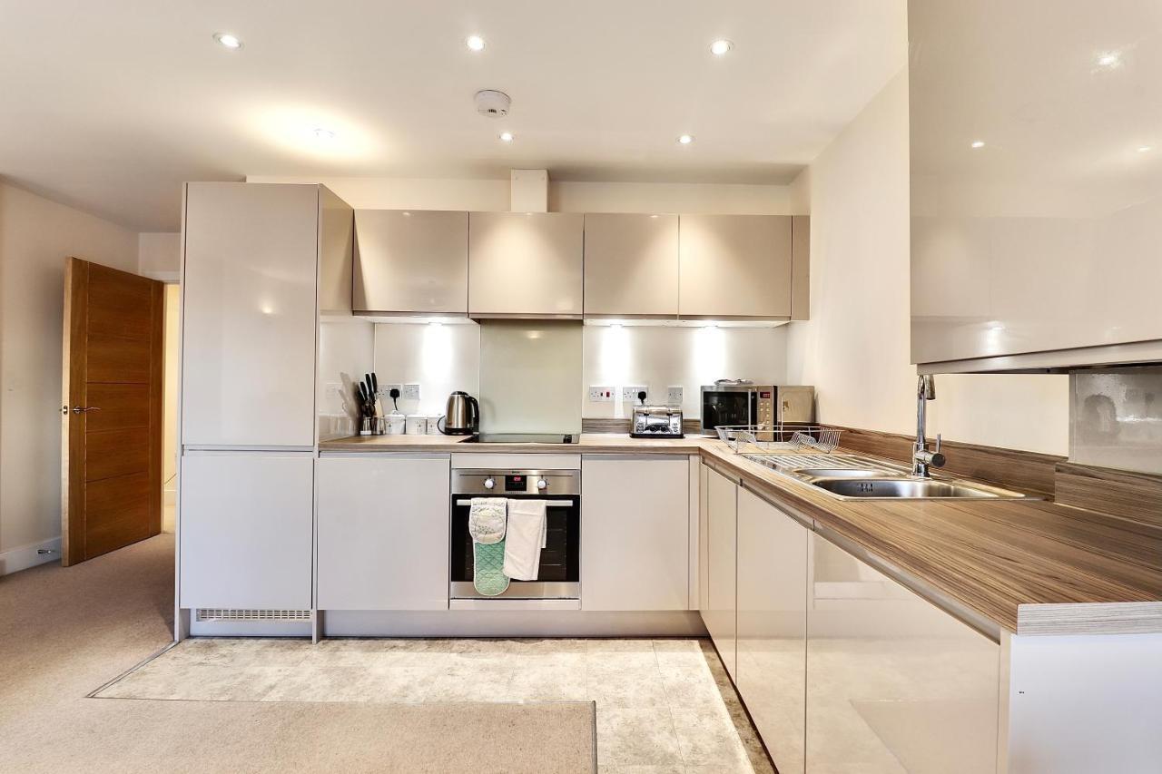 Sapphire Serviced Apartment 첼름스퍼드 외부 사진