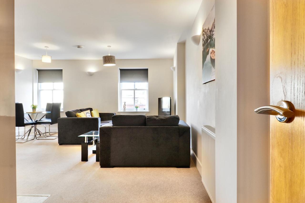 Sapphire Serviced Apartment 첼름스퍼드 외부 사진