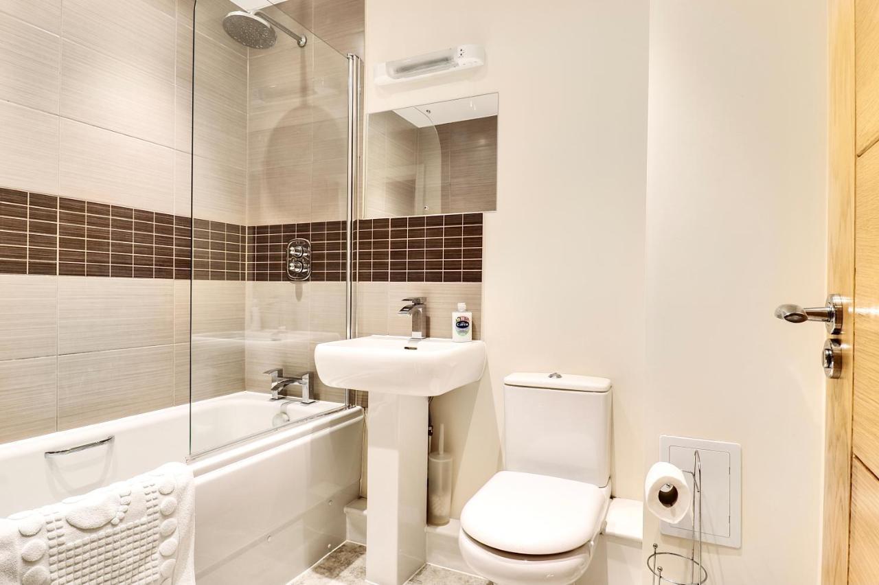 Sapphire Serviced Apartment 첼름스퍼드 외부 사진
